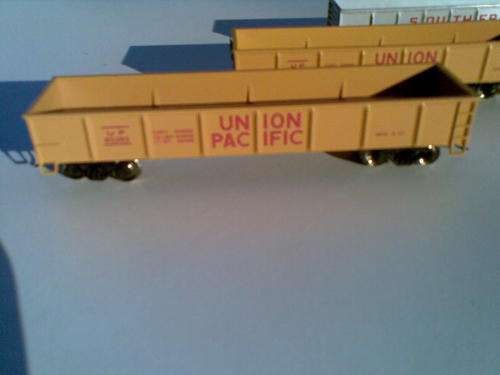 HO WAGONS 3 0FF