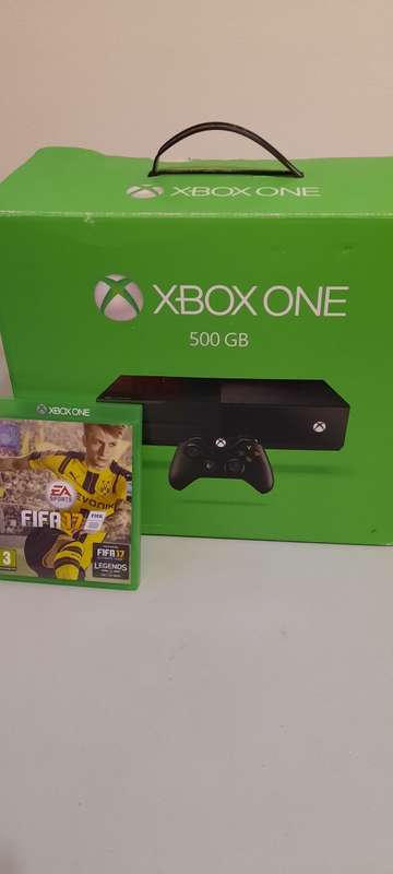 Xbox One 500GB+1 Controller + FIFA 17