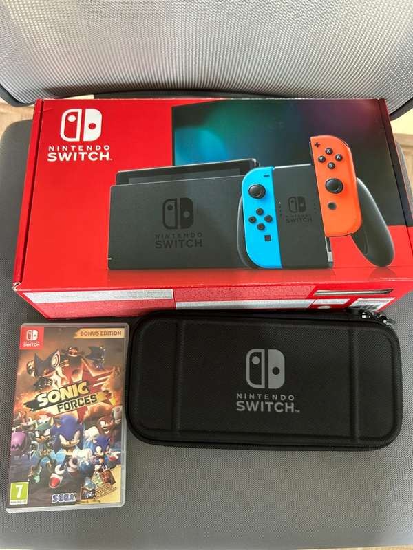 Nintendo Switch V2 Neon Red / Neon Blue + 1 Game + Case
