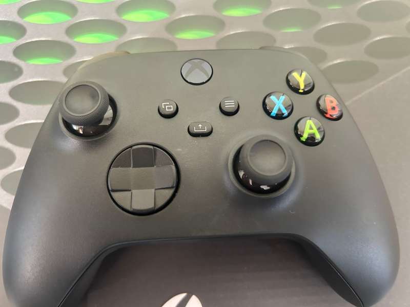 Xbox Series X + 2 Games