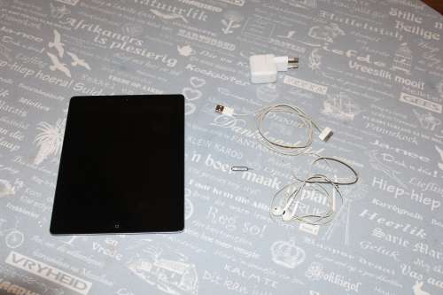 Apple IPAD 2 Wifi 3G 16GB Black - Mint Condition - Not One Scratch!!!