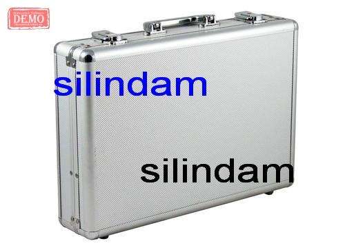 LOCKABLE ALUMINUIM WATCH CASE WITH VELVET FINISHES IS COMPARTMENTS