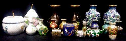 A LADIES' COLLECTION OF SMALL CLOISONNE ITEMS