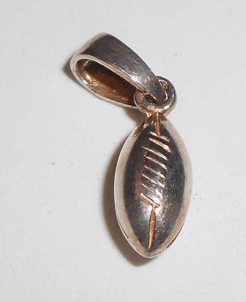 A STIRLING SILVER PENDANT