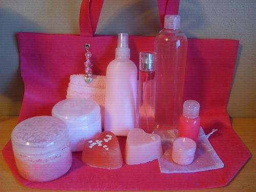 Beautiful Valentine's Hamper for the woman you love - includes free decorated shopping bag!