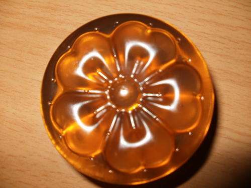 25g soap in round with flower detail - All fragrances available