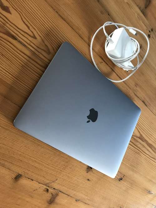 Apple Macbook Pro - 13 inch - 2017 - Touchbar - Space Grey - 256GB