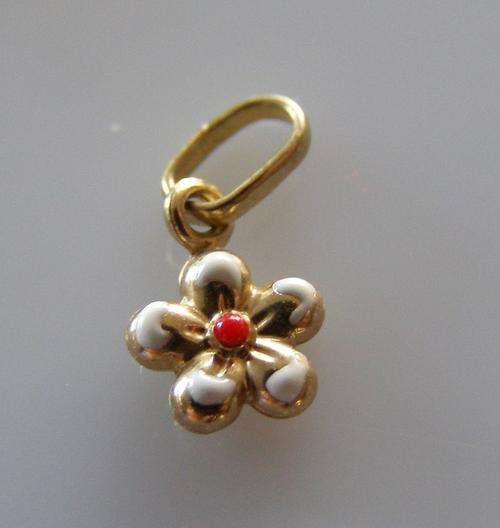 9 CARAT GOLD DAISY CHARM - FOR BABY CHARM BRACELET