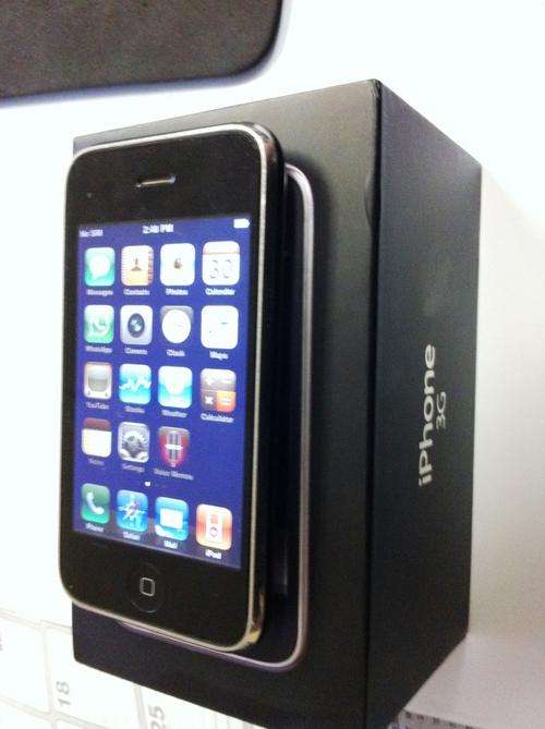 Apple i Phone 3G 16 GIG *Second Hand*