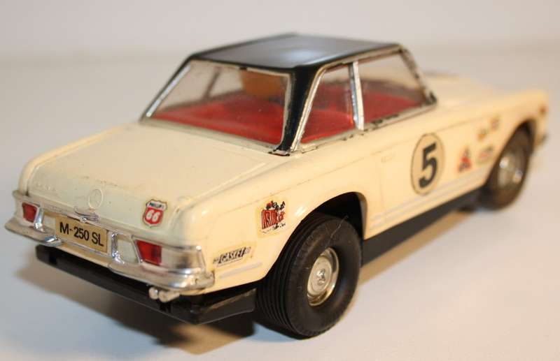 Vintage Scalextric Mercedes 250SL (made in Spain) REF. C-32