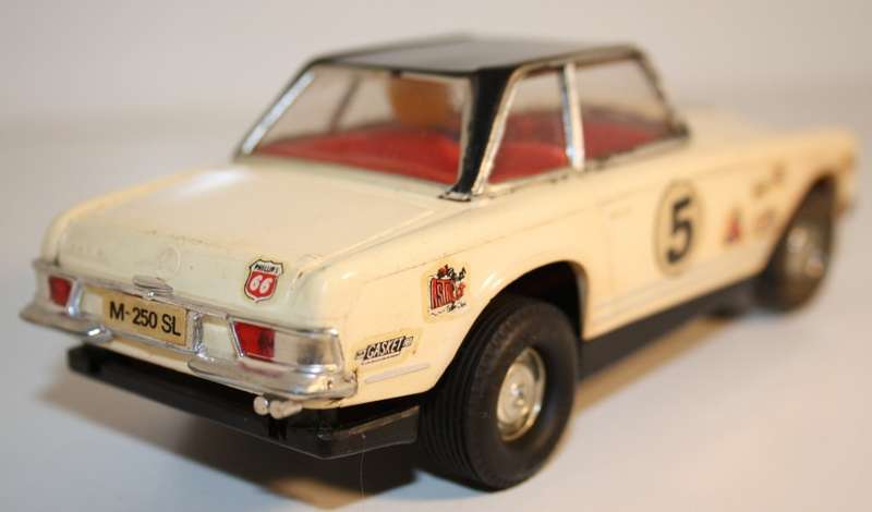 Vintage Scalextric Mercedes 250SL (made in Spain) REF. C-32