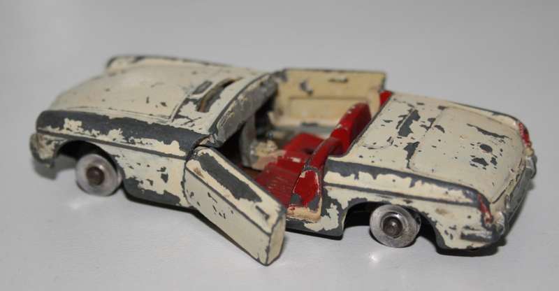 Original Vintage DINKY MG B 113