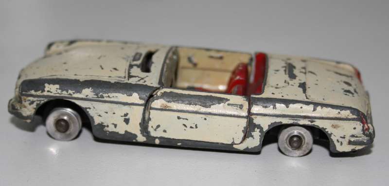 Original Vintage DINKY MG B 113