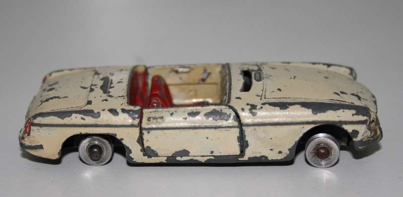 Original Vintage DINKY MG B 113