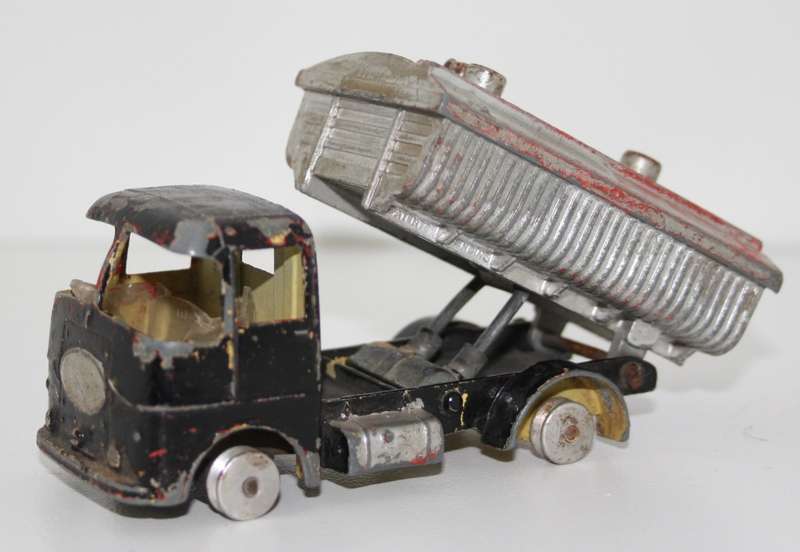CORGI  E.R.F. Cement Truck model 64 Original Vintage (Made in GT. Britain)