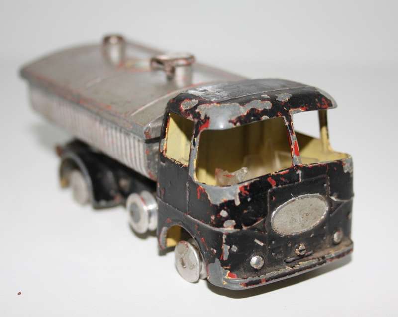 CORGI  E.R.F. Cement Truck model 64 Original Vintage (Made in GT. Britain)