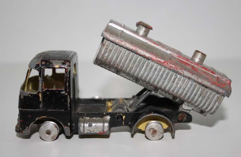 CORGI  E.R.F. Cement Truck model 64 Original Vintage (Made in GT. Britain)