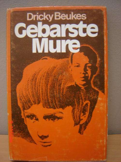 Gebarste Mure - Dricky Beukes - Geteken