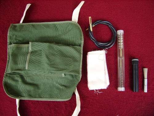 A COMPLETE RI-RIFLE CLEANING KIT-Craxy Wednesday Auction-R1.00 START.