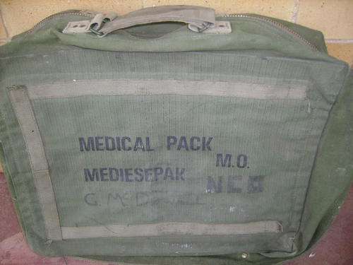 A PRE-1994-S.A.D.F.GREEN CANVAS-MEDICAL PACK-SUITCASE-50 X 60 CM-Crazy Wed Auction R1.00 START
