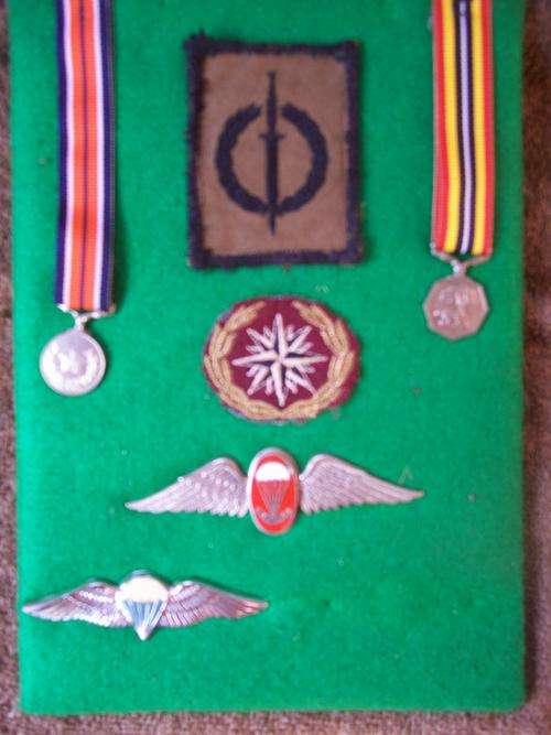 A COLLECTION OF S A - SPECIAL FORCES/RECCE-WINGS/MEDALS/CLOTHH-LOW START!