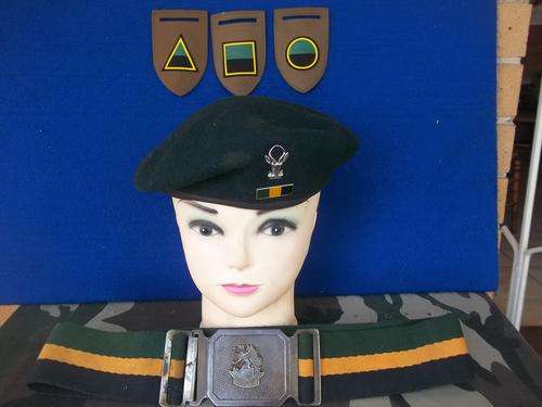 A COLLECTION OF SADF-INFANTRY ITEMS-3 SAI-STABLE BELT/ INFANTRY BERET/COMPANY FLASHES-LOW START!