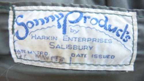 1) A RHODESIAN ISSUE SLEEPING BAG-MANUFATURED BY SONNY PRODUCTS-GOOD CONDITION-LOW START!