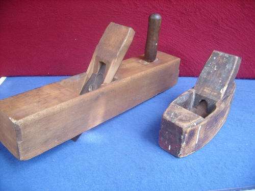 2 x ANTIQUE WOODEN PLANE'S-Crazy Wednesday Auction-R1.00 START.
