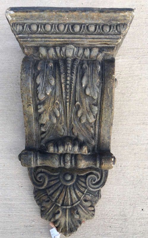 WALL MOUNTED STAND FOR STATUE