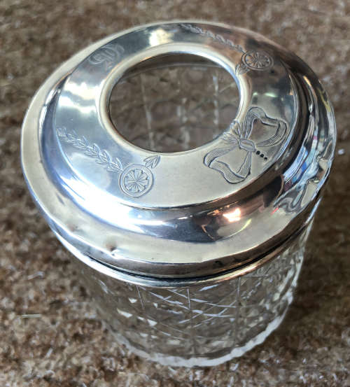 ANTIQUE CRYSTAL DRESSING TABLE BOTTLE WITH SILVER HALL MARKED TOP