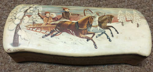 JEWELRY BOX WOOD HAND PAINTED RUSSIAN TRIOKA
