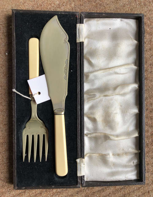 FISH SERVER IN ORIGINAL BOX