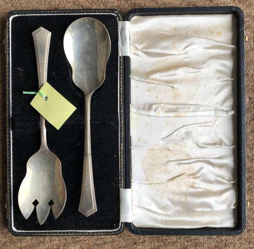SALAD SERVERS IN ORIGINAL BOX