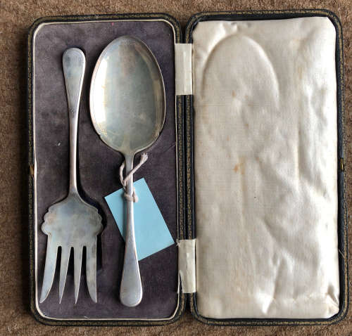 SALAD SERVERS IN ORIGINAL BOX