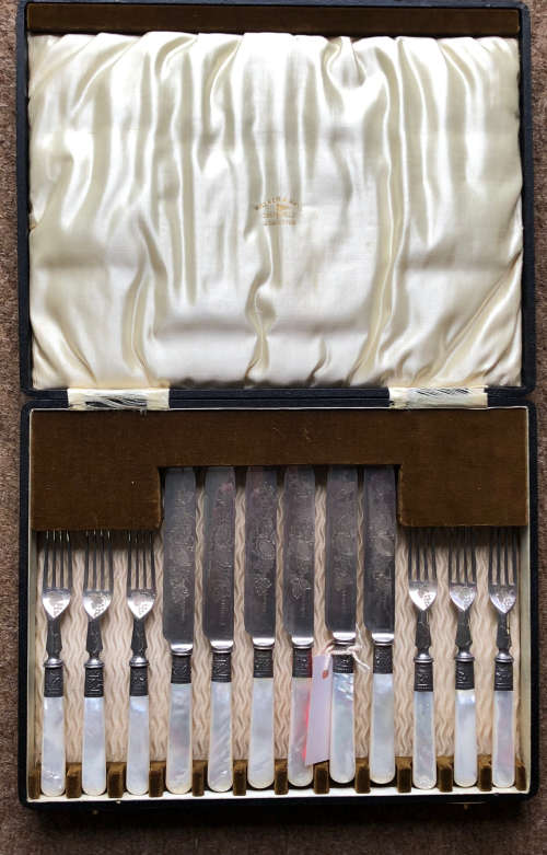 MAPPIN AND WEBB MOTHER OF PEARL FRUIT SET