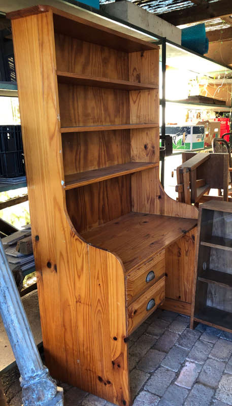 DESK AND BOOKSHELF LARGE COMBINATION