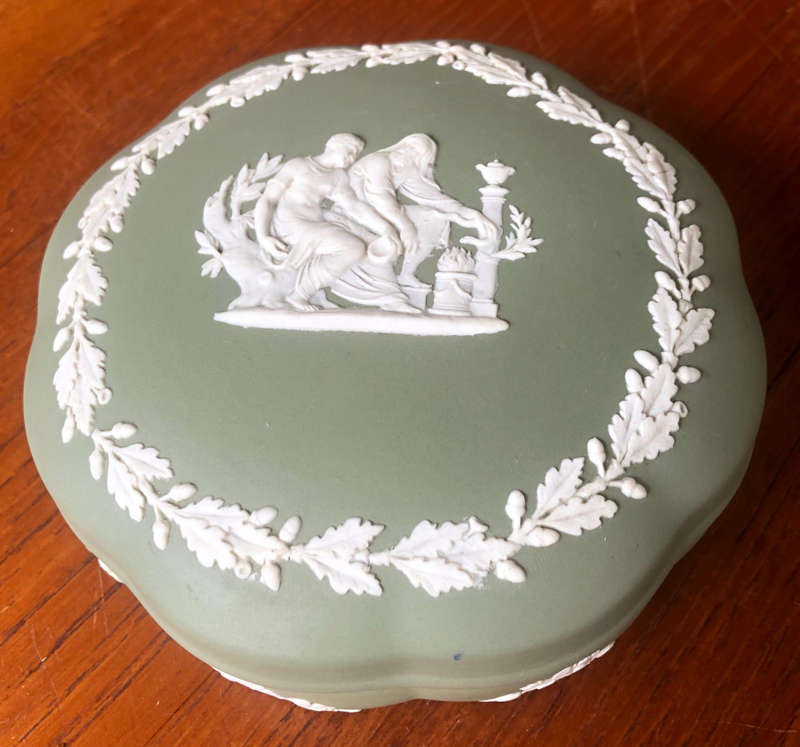 WEDGWOOD SAGE GREEN PEGASUS JEWELRY/TRINKET BOX