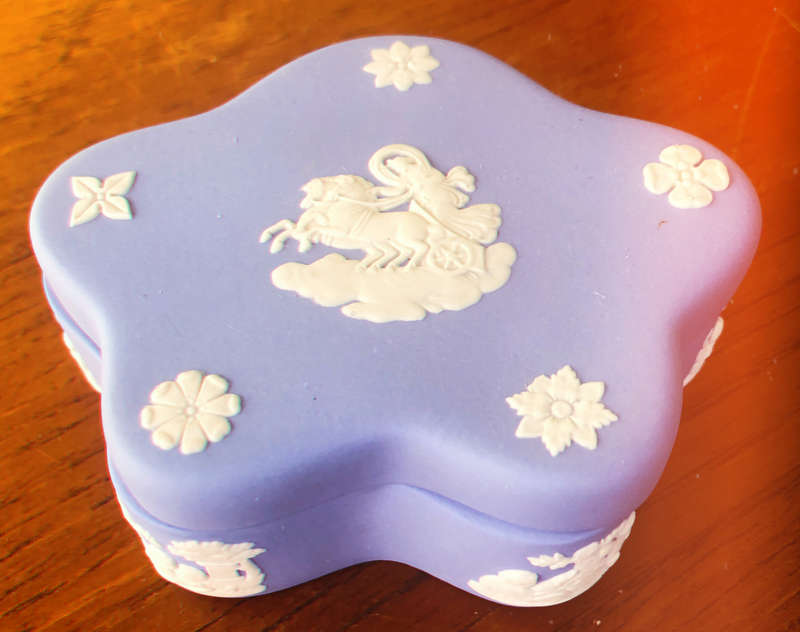 WEDGWOOD JASPERWARE BLUE JEWELRY/TRINKET BOX