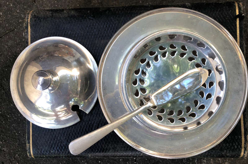 BUTTER DISH SILVER PLATED 5 PART INCLUDING ORIGINAL BUTTER PAT KNIFE