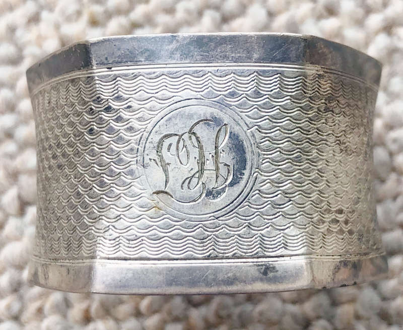 SILVER SERVIETTE RING HALLMARKED 1931