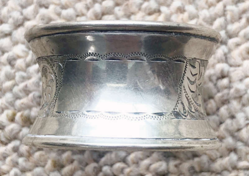 SILVER SERVIETTE RING HALLMARKED 1922