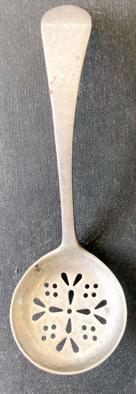 SILVER SUGAR CASTOR SPOON HALLMARKED 1923
