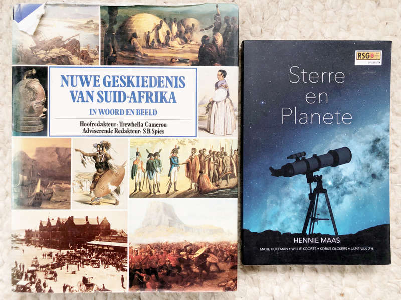 STERRE EN PLANETE DEUR H MAAS EN NUWE GESKIEDENIS VAN SUID-AFRIKA DEUR T CAMERON