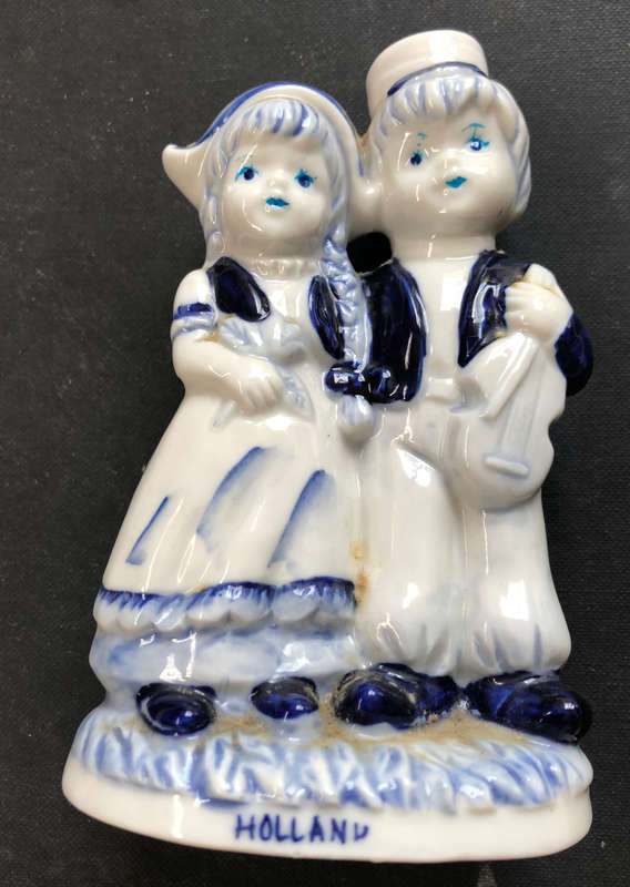 DELFT FIGURINE HAND PAINTED