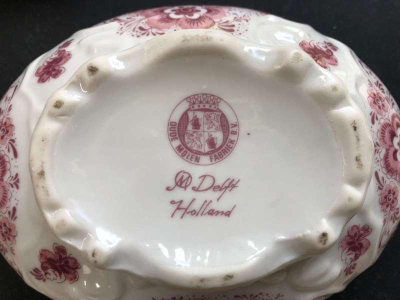 DELFT PINK OUDE MOLEN BOWL WITH LID