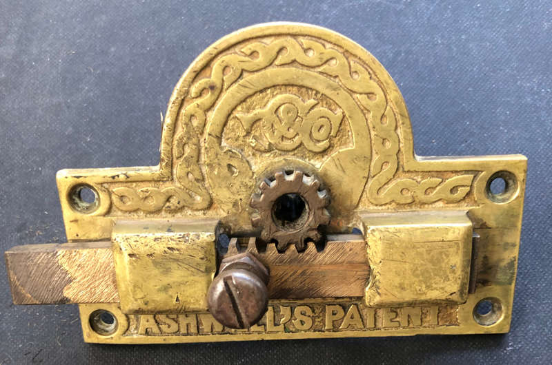 TOILET DOOR LATCH ASHWELL BRASS