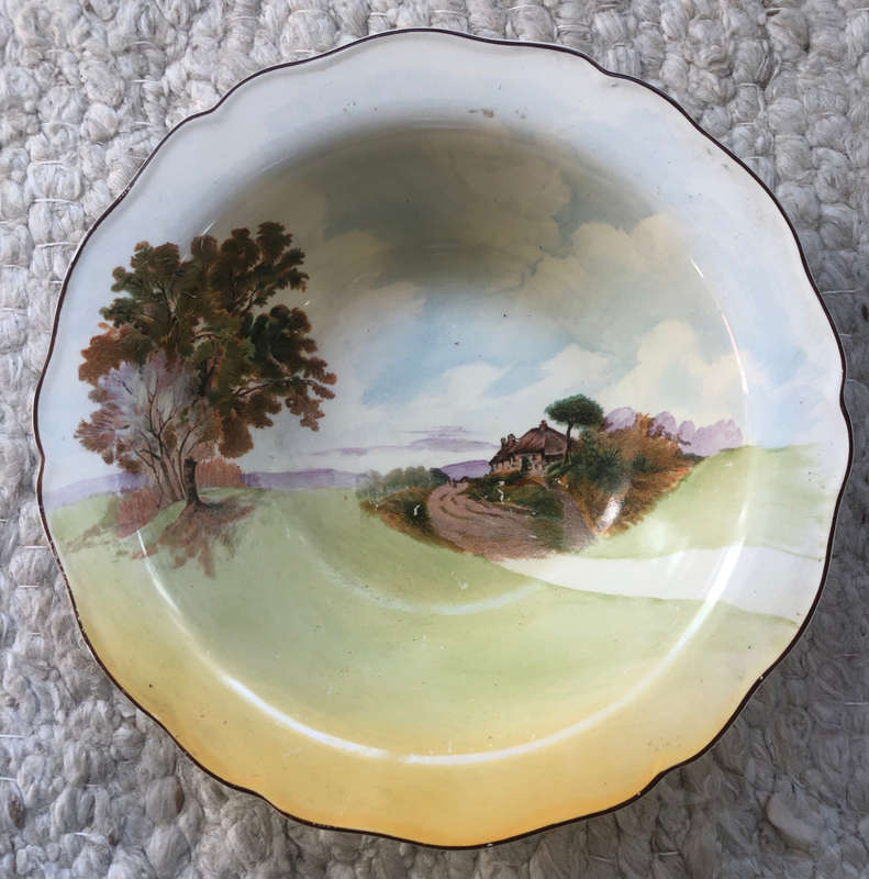 ROYAL DOULTON ENGLISH COUNTRYSIDE LEEDS ROUND FRUIT BOWL