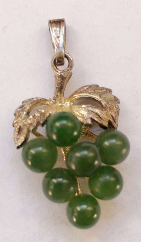 VINTAGE GRAPE PENDANT