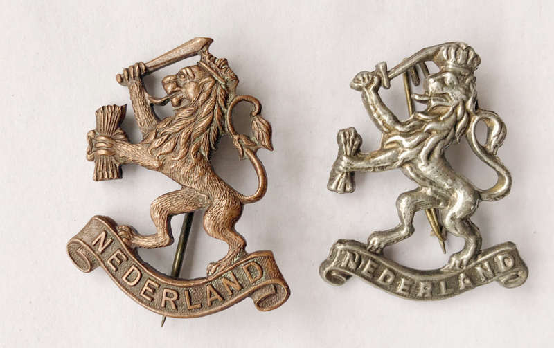 BROOCHES PAIR OF NEDERLAND