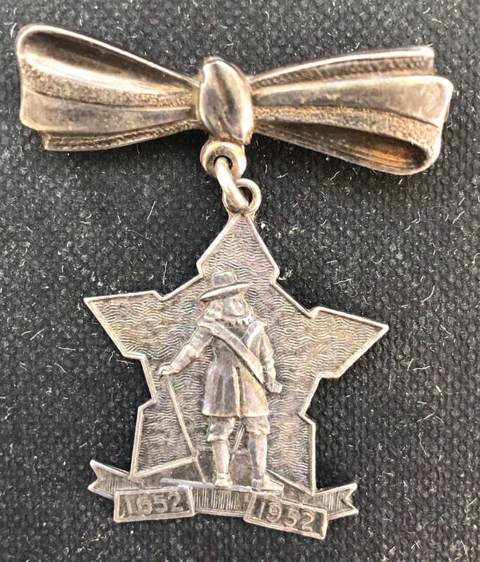SILVER JAN VAN RIEBEECK BROOCH 1652 - 1952